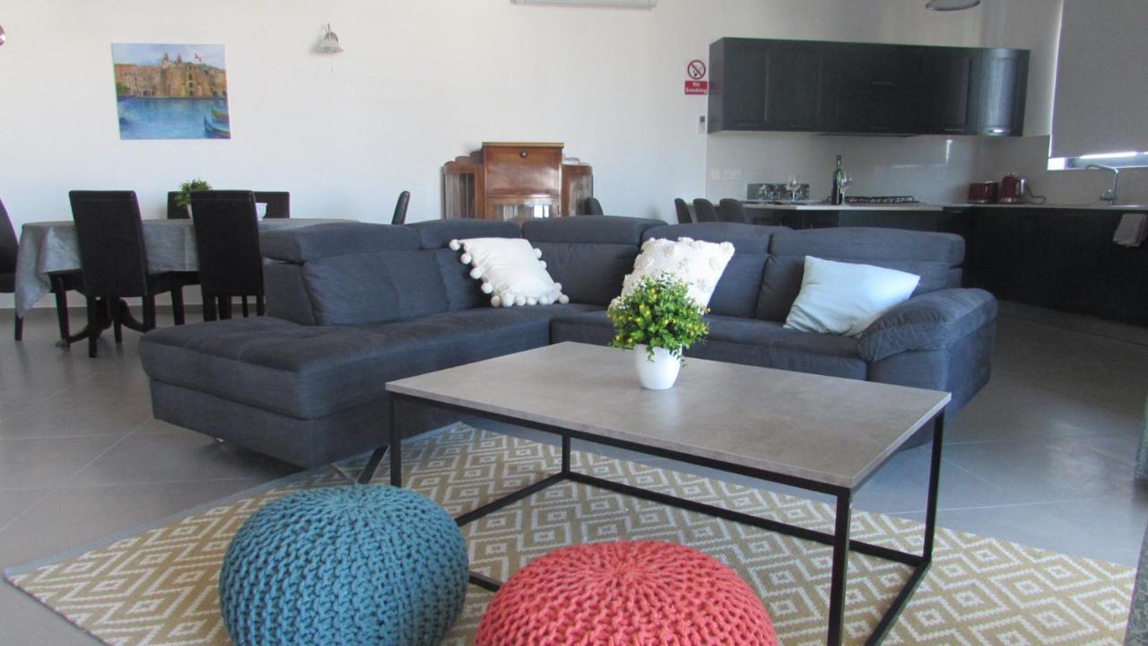 St Julians Central Luxury Apartment سانت جوليان المظهر الخارجي الصورة